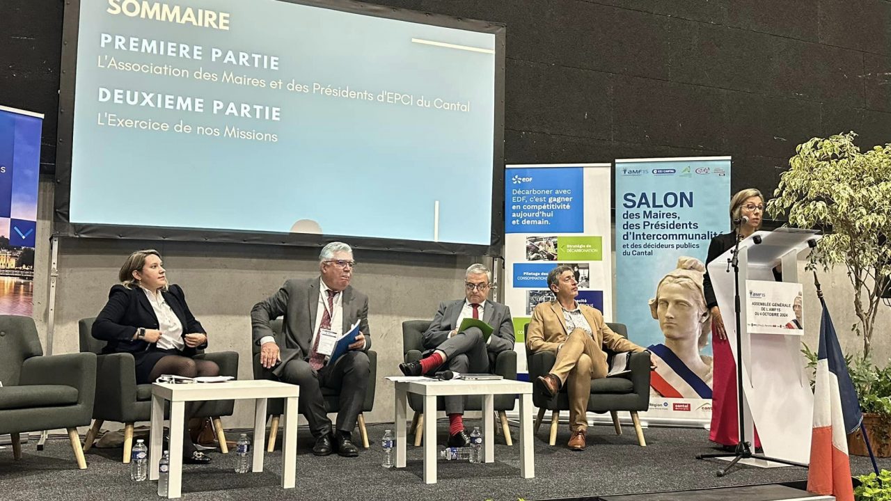 Assemblée Générale et Salon des Maires du  Cantal.