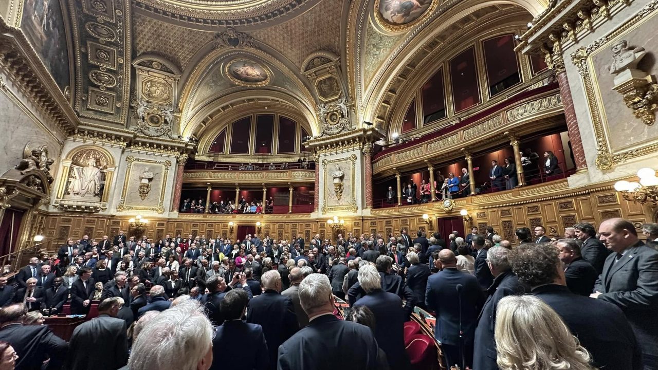 Actualité sénatoriale : poursuite du débat budgétaire, préparation de la CMP, accueil de la Presidente du Bundesrat au Sénat, et message de Michel Barnier