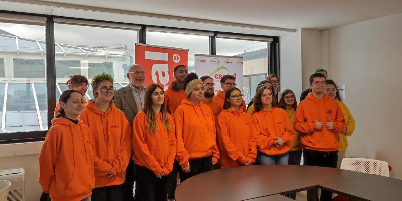 Échange avec les jeunes en service civique au Conseil départemental du Cantal