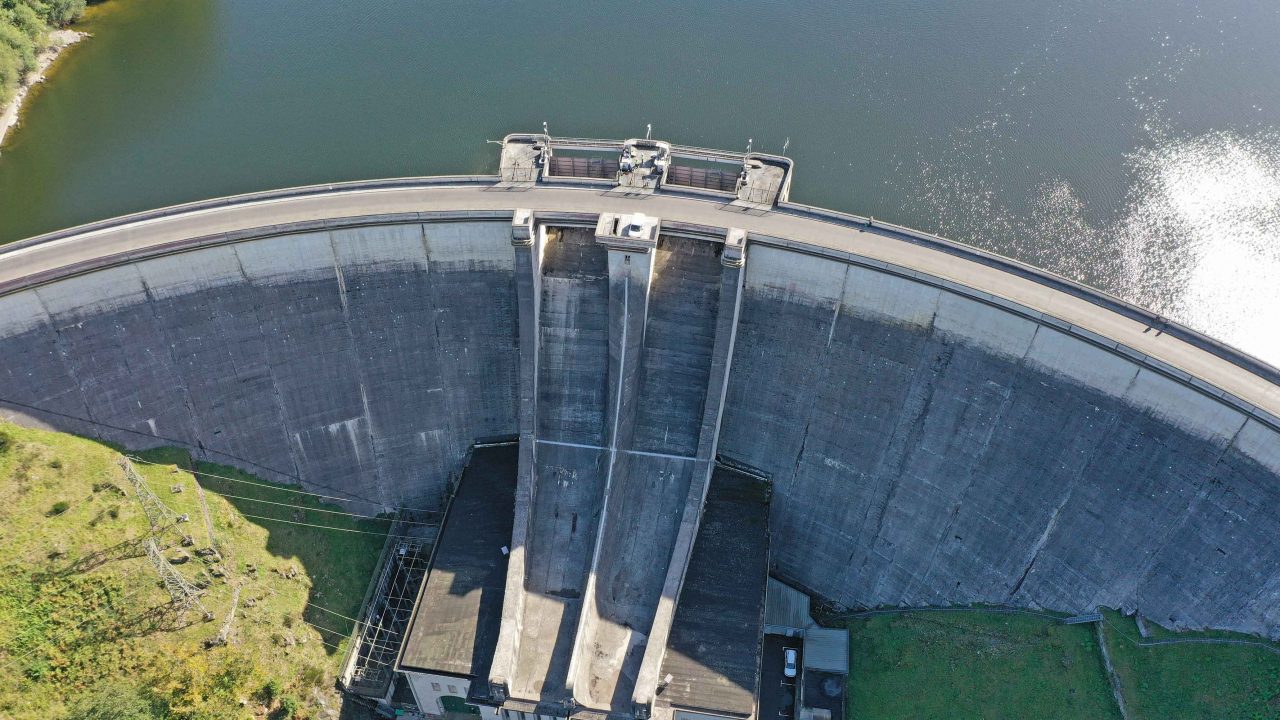 Hydroélectricité : un rapport parlementaire explore les pistes pour sortir de l’impasse juridique avec Bruxelles