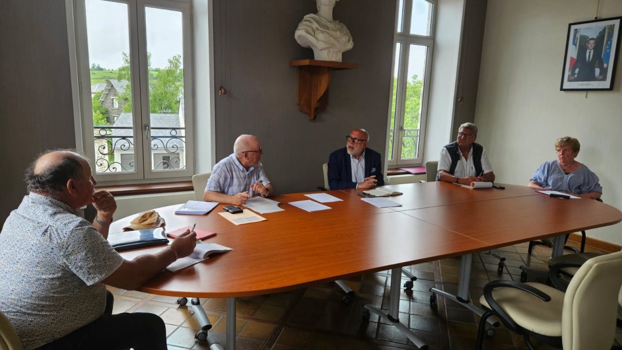 Chemins cantaliens : Riom-ès-Montagnes