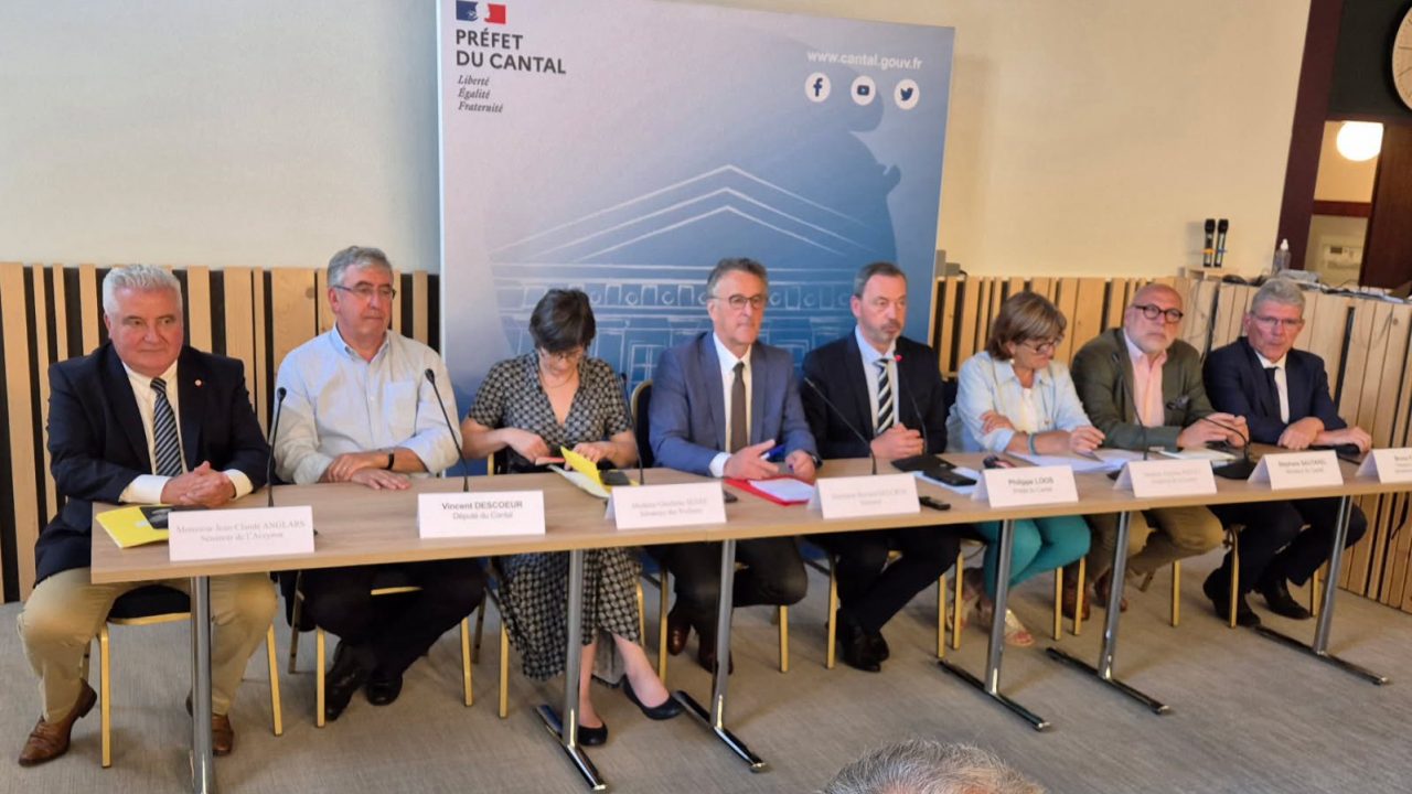 Le Sénat sur le terrain cantalien : Carte scolaire et Simplification