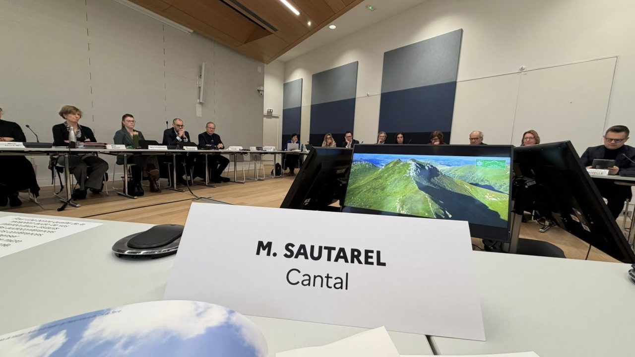 Journée active au Sénat et au Ministère