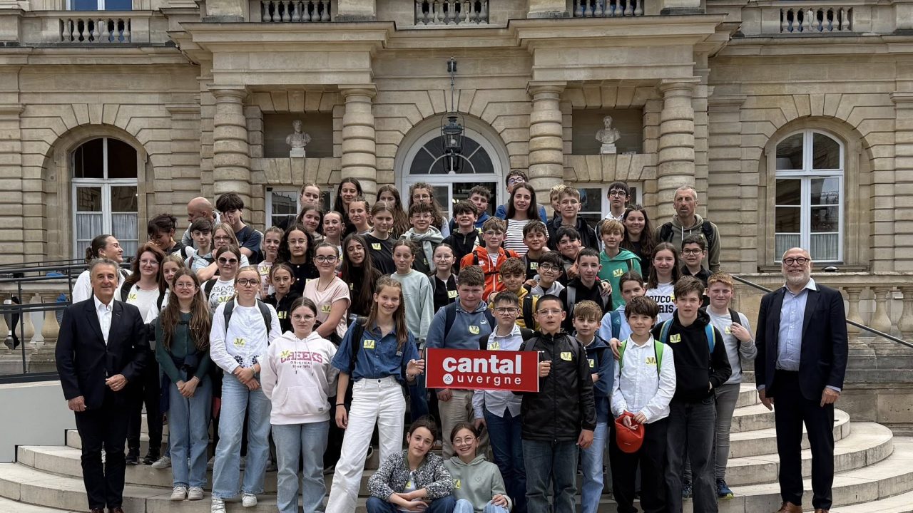 Accueil au Sénat des 2 classes de 5ème du collège St Joseph de St Flour….